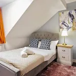 Spacious 2 Bedroom House In Sheffield