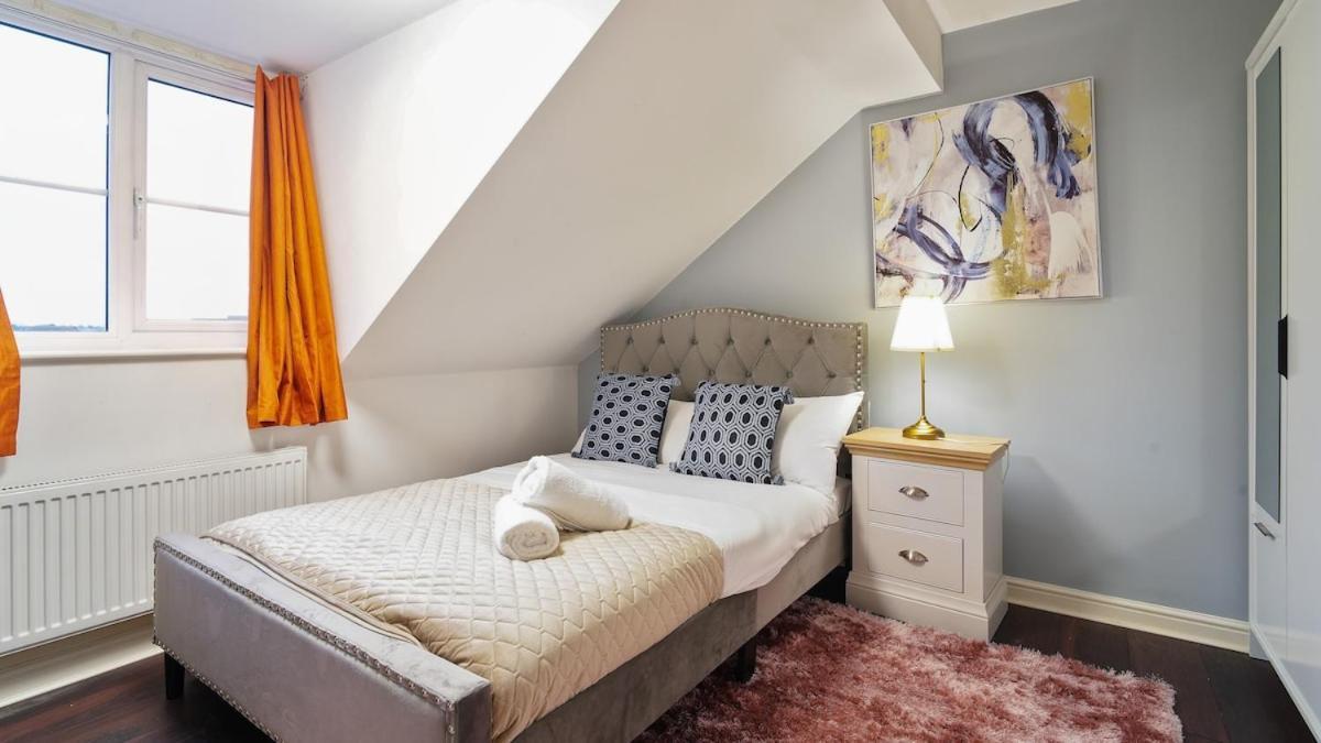 Spacious 2 Bedroom House In Holiday home