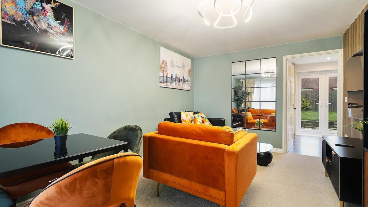 Spacious 2 Bedroom House In Holiday home